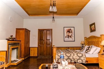 Deluxe Rooms are furnished with modern furniture. Wifi and Hot water are available 24 hrs. Secured parking available.